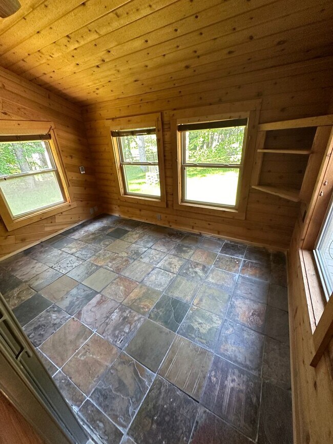 Building Photo - 4932 Pinespar Trail