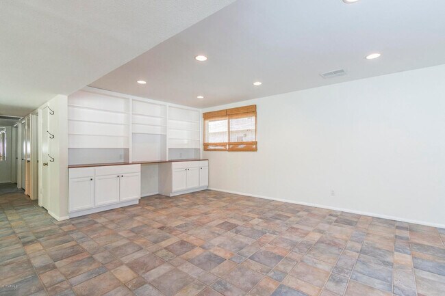 Building Photo - 10832 N 38th St
