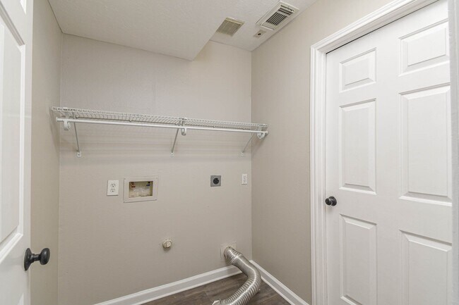 Building Photo - 19407 Scarlet Cove Dr