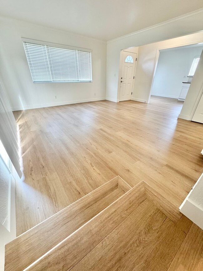 Building Photo - Castro Valley 2BD/1.5BA, 2 Story Duplex with Shared Garage