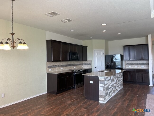 Building Photo - 8902 Bowfield Dr
