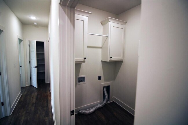 Building Photo - 851 Petit Jean St