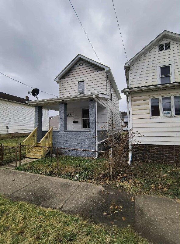 Building Photo - 2231 Charles St