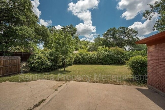 Building Photo - 5209 Rector Ave