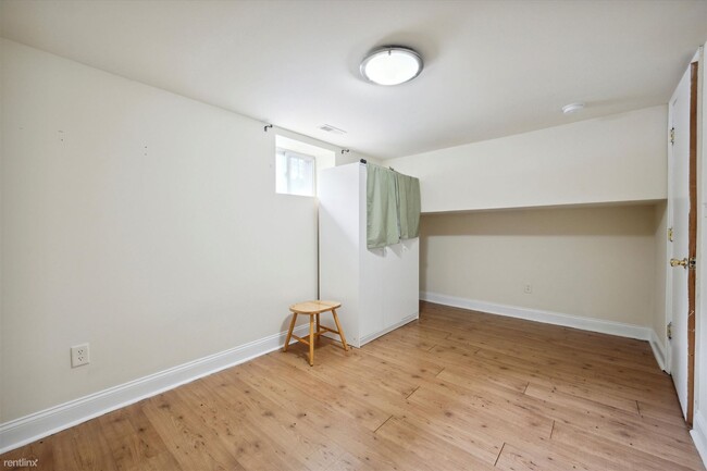 Building Photo - 3 br, 2 bath Triplex - 1619 DIAMOND ST Uni...