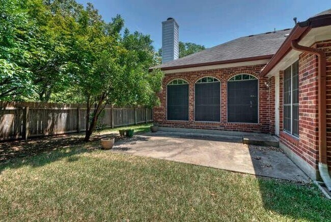 Building Photo - 7900 Henry Kinney Row