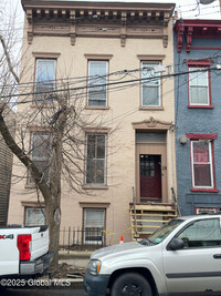 Building Photo - 28 Myrtle Ave