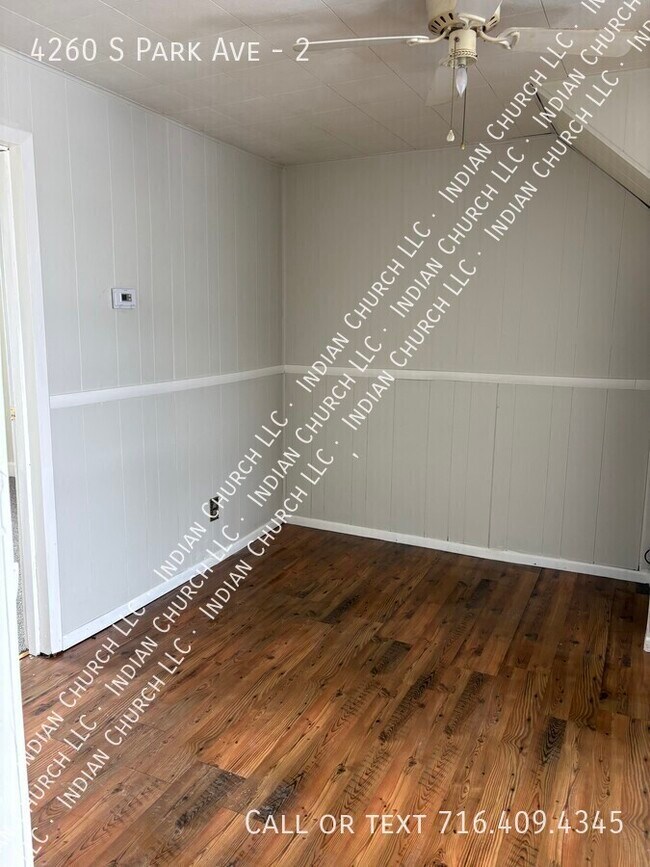 Building Photo - 4260 South Park Ave