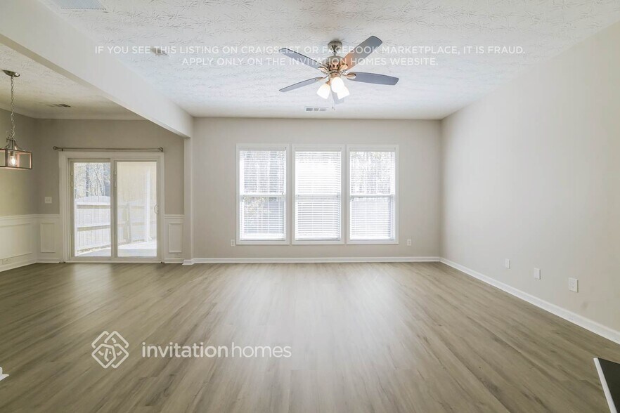 Building Photo - 952 Gardenia Curve