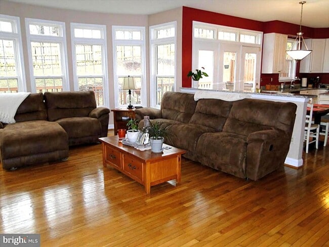 Building Photo - 2009 Willow Glen Ct