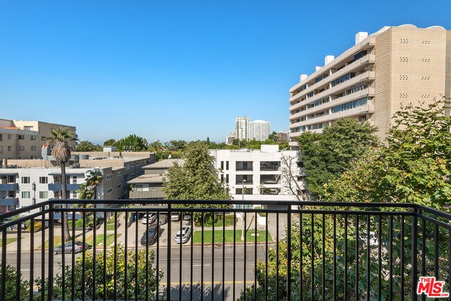 Building Photo - 1340 S Beverly Glen Blvd
