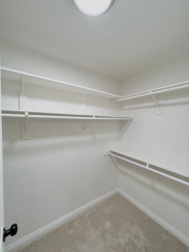 Building Photo - Gorgeous, newly remodeled single story home 3bd 2ba