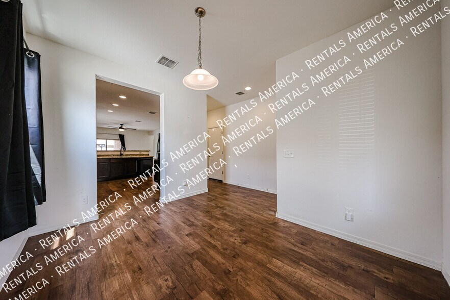 Building Photo - 38086 W Isabella Ln
