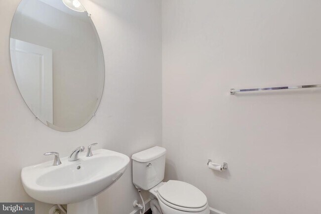 Building Photo - 6266 Summit Point Ct