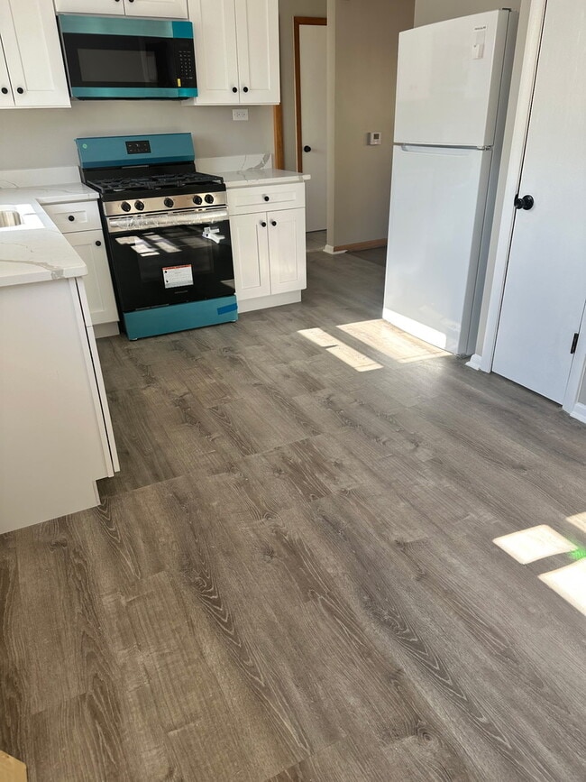 Building Photo - 7538 Waukegan Rd