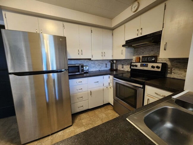 Building Photo - Unit 63