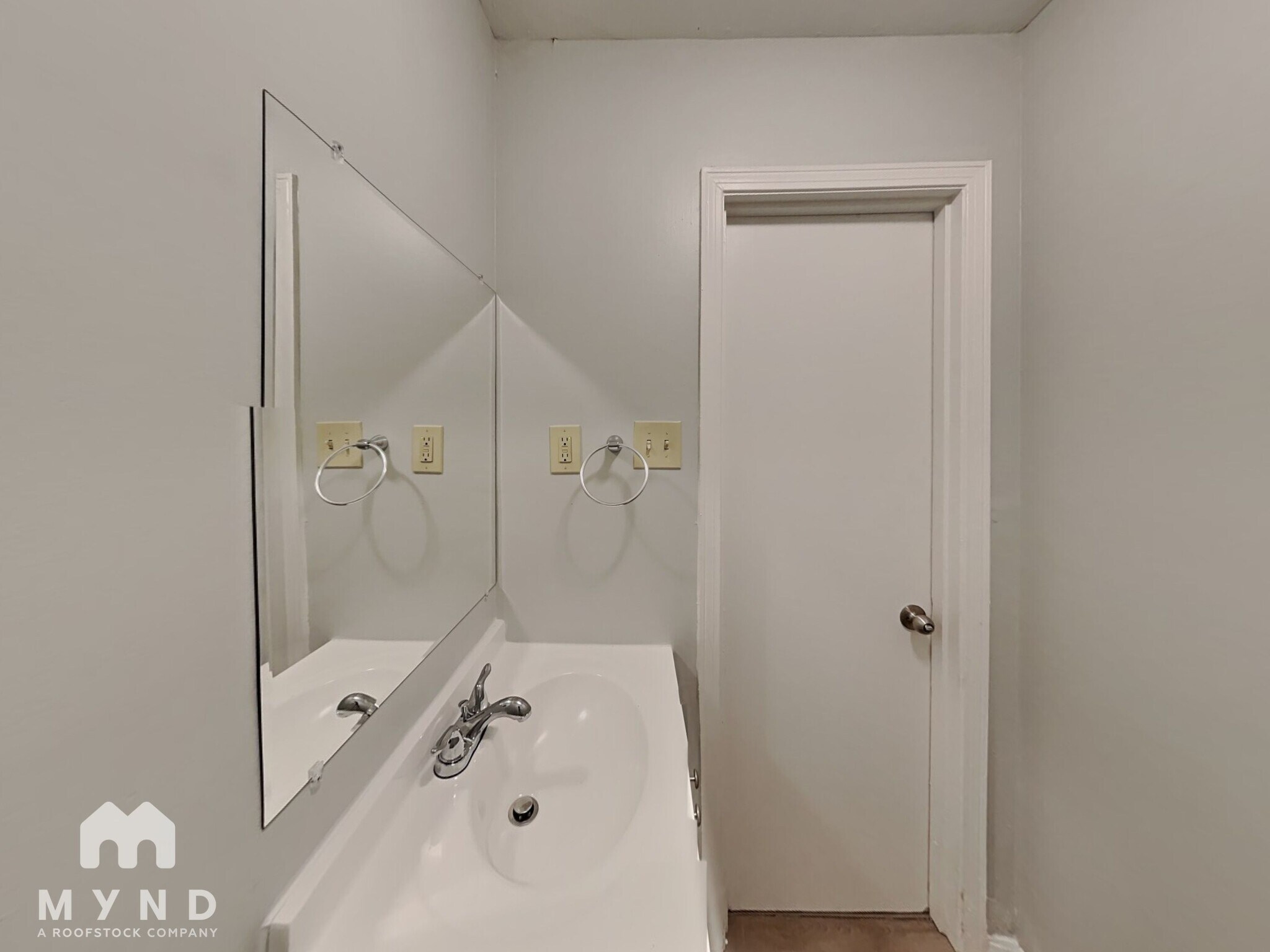 Building Photo - 4126 Berrywood Ave