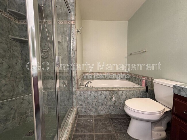 Building Photo - 2890 E Huntington Blvd