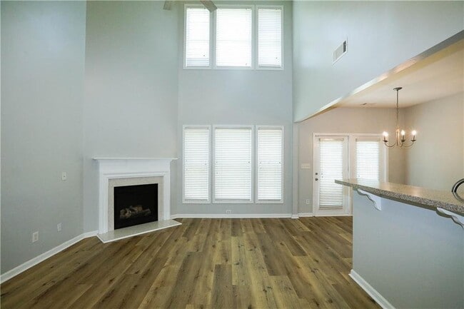 Building Photo - 2158 Staunton Dr