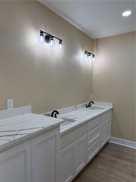 Building Photo - 807 S Coulter Dr