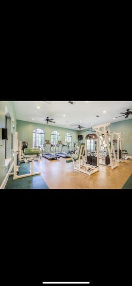 Building Photo - 901 Charo Pky