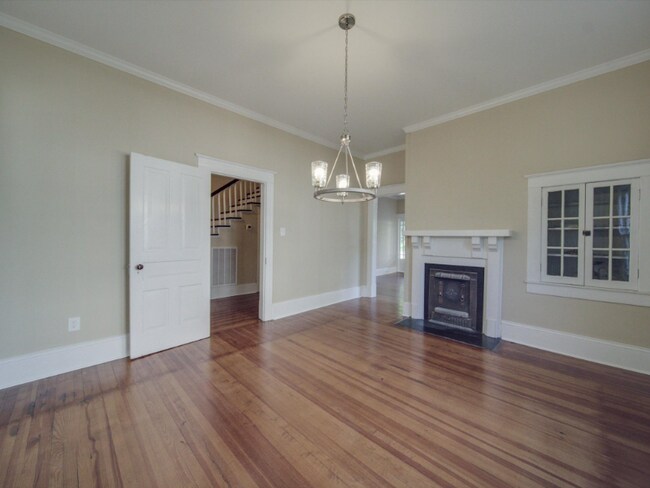 Building Photo - 606 E Lafayette St