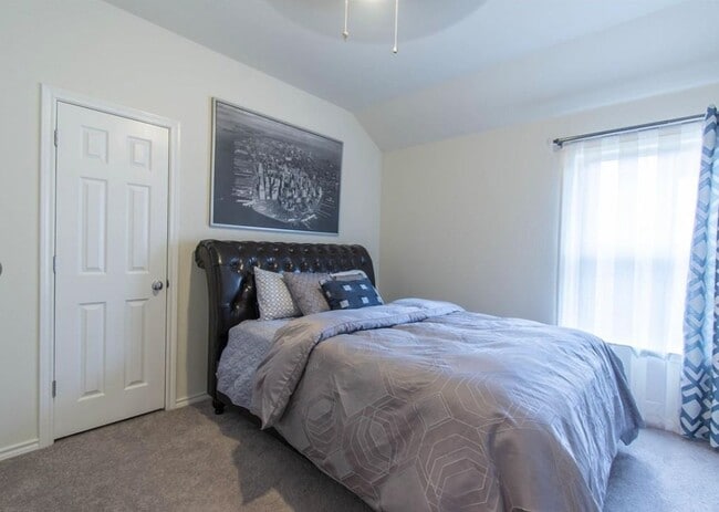 Building Photo - 3009 Armidale Dr