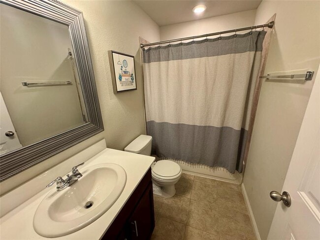 Building Photo - 120 Buckthorn Dr