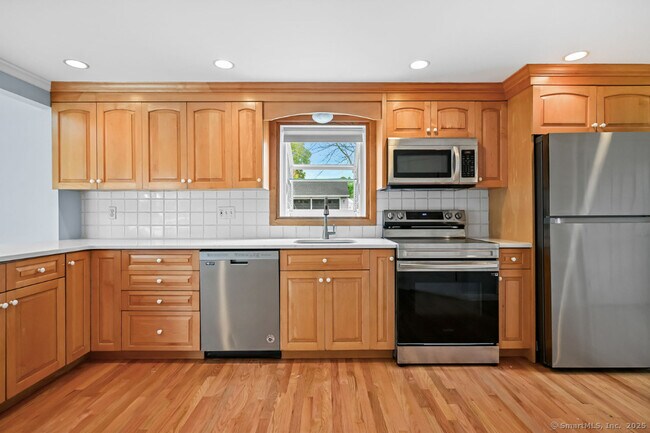 Building Photo - 680 Jennings Rd