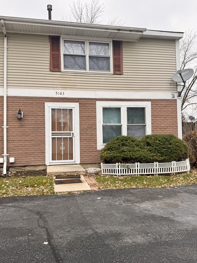 Primary Photo - 5563 Allemong Dr