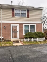 Building Photo - 5563 Allemong Dr