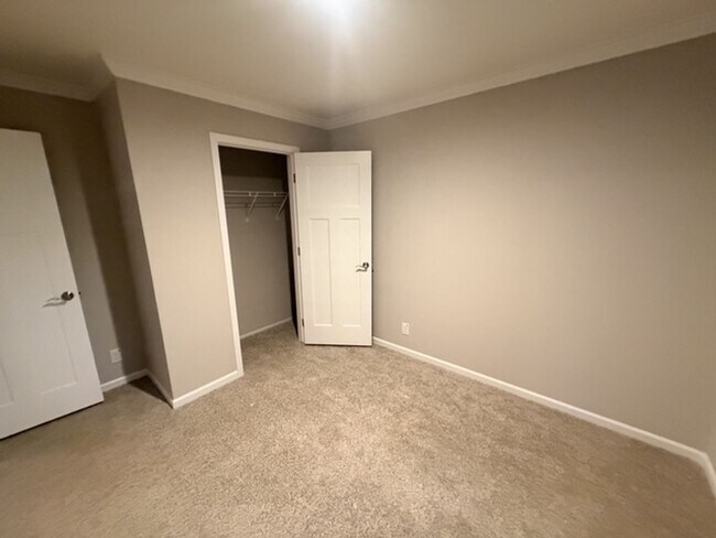 Building Photo - 87 Gravel Hill Ct