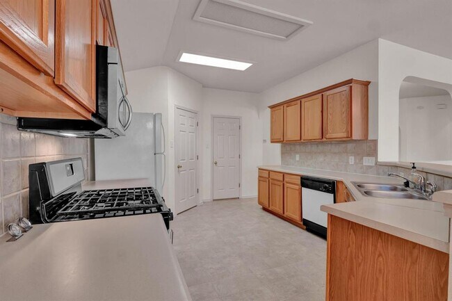 Building Photo - 3761 Rod Carew Dr