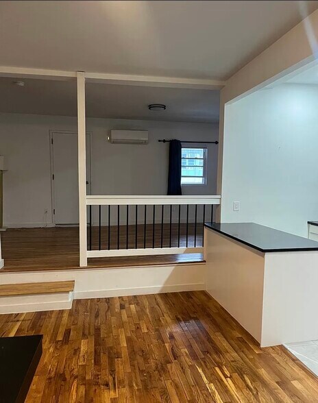 Building Photo - 19 Throop Ave