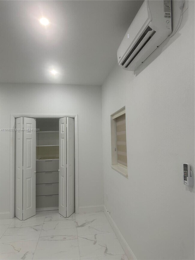 Building Photo - 11413 SW 129th Pl