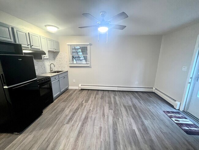 Building Photo - 122 Cortelyou St