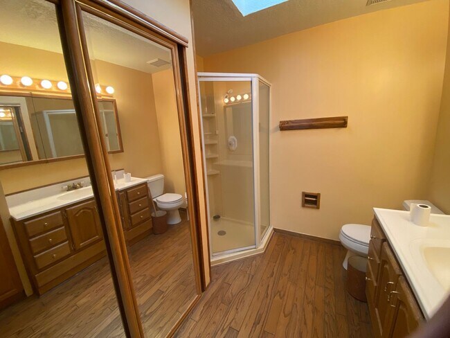 Building Photo - Beautiful 3 Bedroom Home in NE Albuquerque