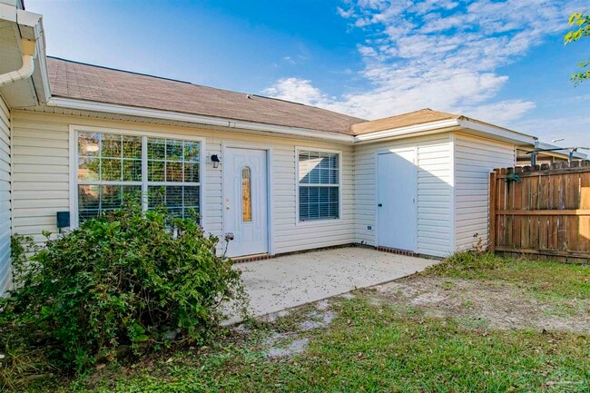 Building Photo - 8140 Heirloom Dr