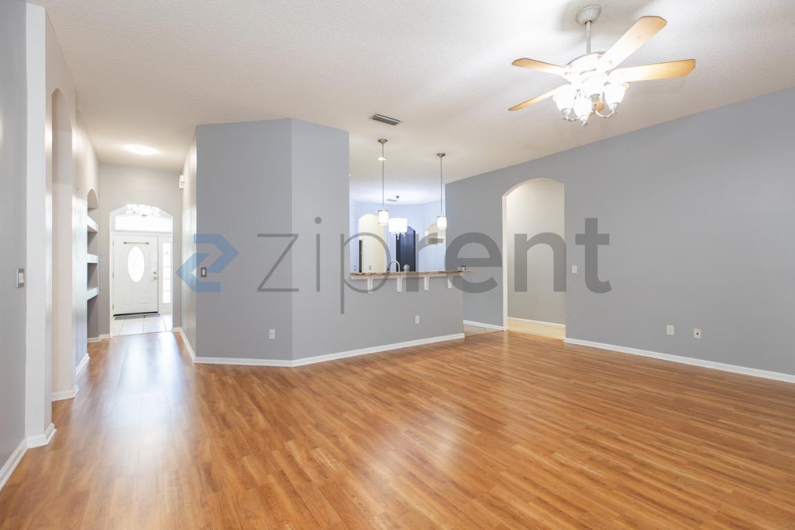 Building Photo - Unit