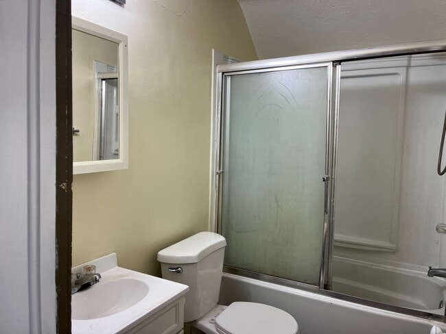 Building Photo - 438 Locust St