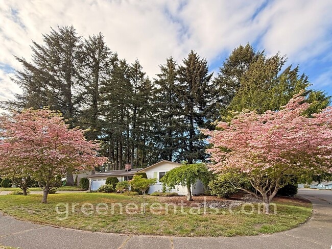 Building Photo - 3BD/1BA West Olympia Rambler