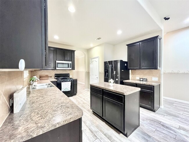 Building Photo - 10803 Marigold Glen Way