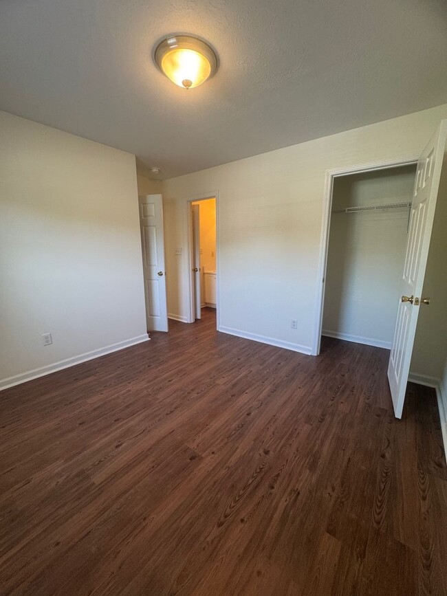 Building Photo - 104 Ansley Ct