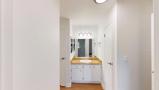 Building Photo - 415 Ignacio Blvd