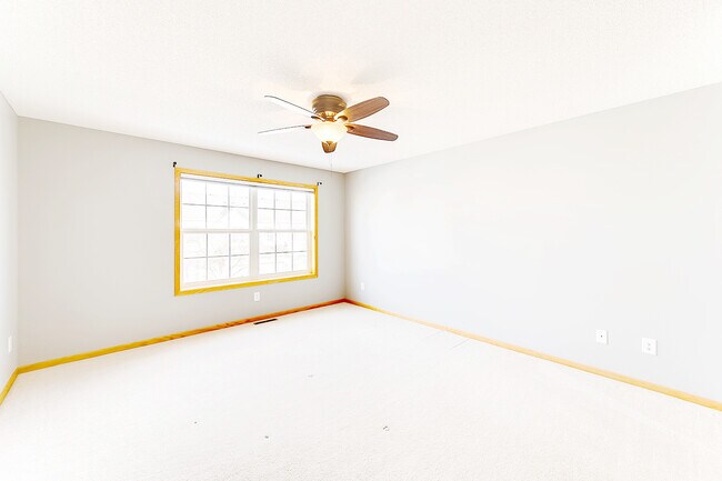 Building Photo - 1968 Bluestem Ln