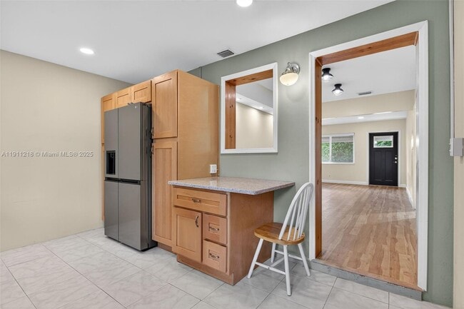 Building Photo - 4820 NE 1st Terrace