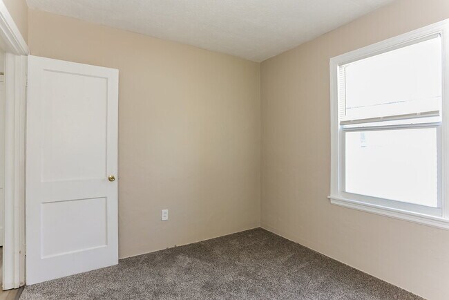 Building Photo - 5129 Appleton Ave