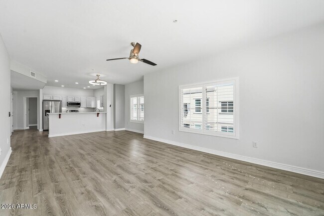 Building Photo - 5450 E Deer Valley Dr