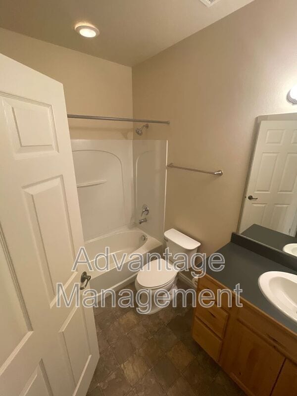 Building Photo - 1061 Canyon Meadow Dr