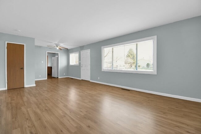 Building Photo - 4344 Broadhurst Dr